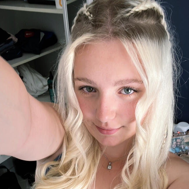 Babysitter in Bloubergstrand: Hannah