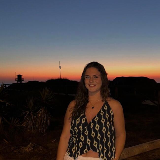 Babysitter in Granada: Elisa López Jurado