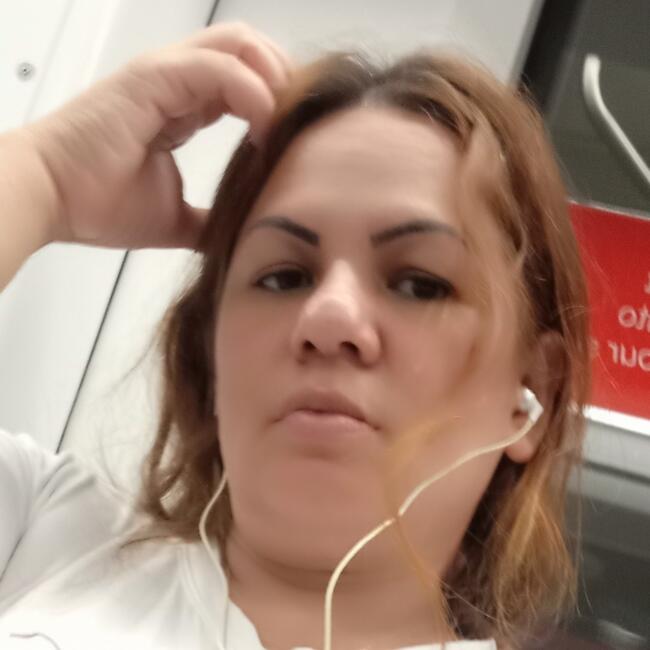 Canguro en Santa Coloma de Gramenet: Yennifer