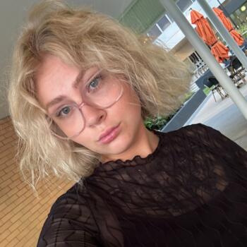 Babysitter in Gladstone: Helena