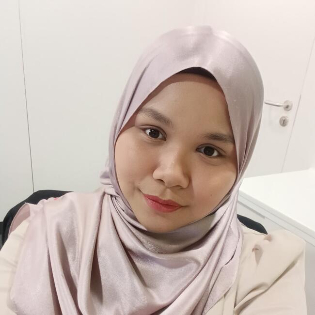 新加坡的临时保姆工作: Nurazlina