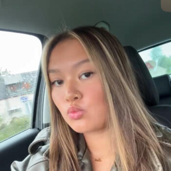 Babysitter in Neuville-aux-Bois: Léa