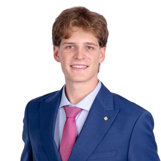 Babysitter in Paris: Tom