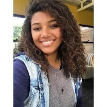 Babysitter in Porto Alegre: Caroline