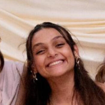 Babysitter in Paris: Maya