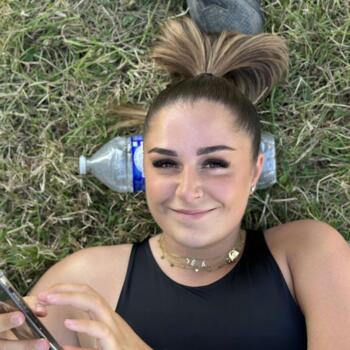 Babysitter in Neuilly-en-Thelle: Léa