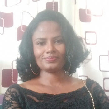 جليسة أطفال في أبوظبي: Kanchana