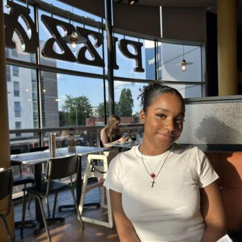 Babysitter in Kingston upon Thames: Keziah