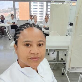 Babysitter Embu das Artes: Regina