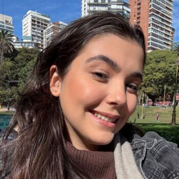 Babysitter in Praia Grande: Isadora