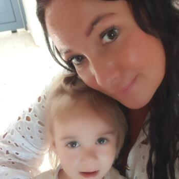 Pégeia Bölgesinde Dadı: Jazmin Kate