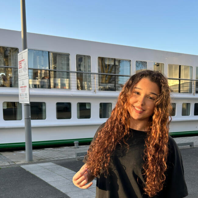 Babysitter in Levallois-Perret: Pauline