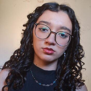 Babysitter in Assis: Michelly