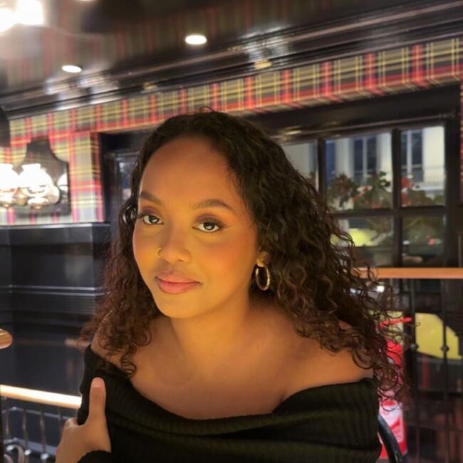 Babysitter in Saint-Sorlin-de-Vienne: Téa