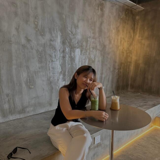 Babysitter in Singapore: Gwen