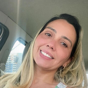 Babysitter Fortaleza: Ariana