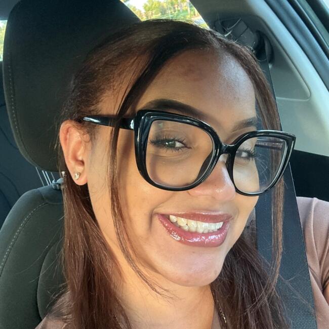 Babysitter in Kissimmee (Florida): Gloria