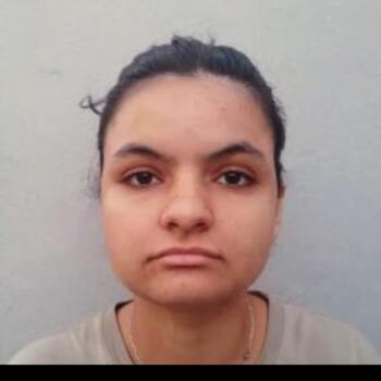 Babysitter in Almirante Brown: Flor