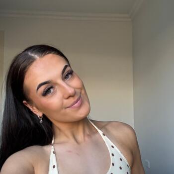 Babysitter in Hobart: Kate