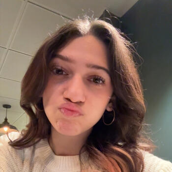 Babysitter Southampton: Delia Vanina