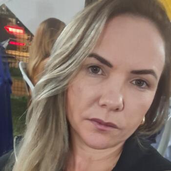 Emprego de babá em Brasília: MARIA
