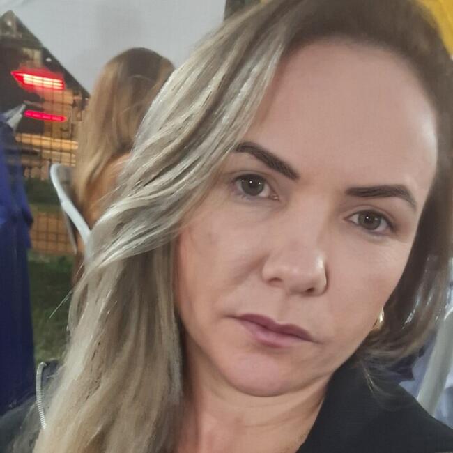 Emprego de babá em Brasília: MARIA