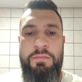 Emprego de babá em Curitiba: emprego de babá Gustavo Miguel