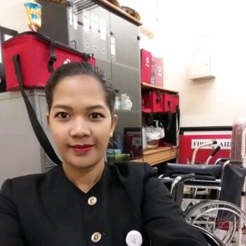 Babysitter Jakarta: Yossi Febriani