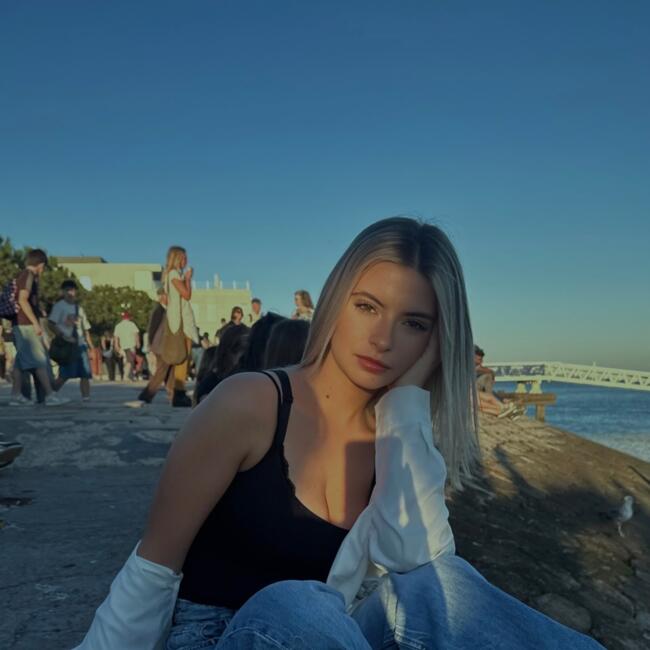 Babysitter em Cascais: Laura