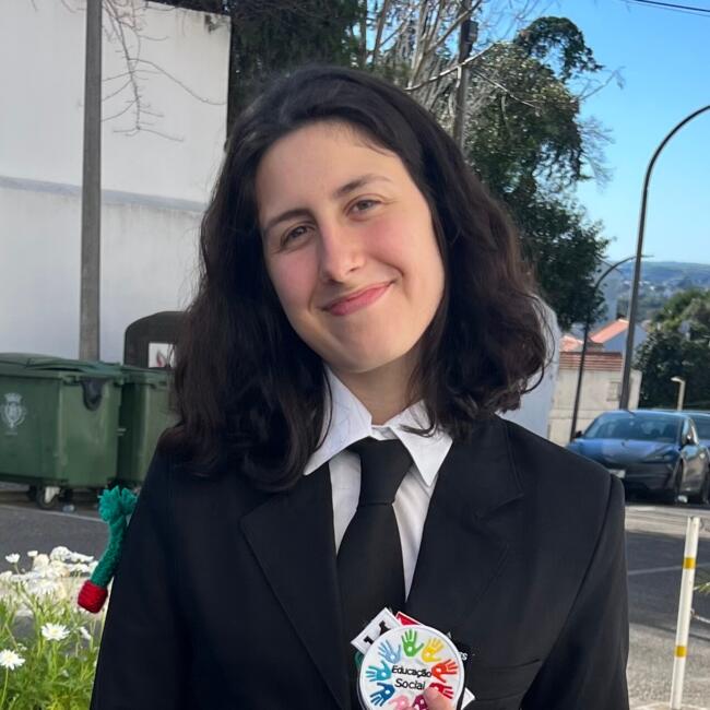 Babysitter in Santarém: Lara