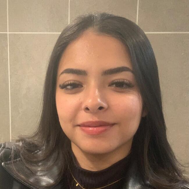 Babá em Londrina: Victoria
