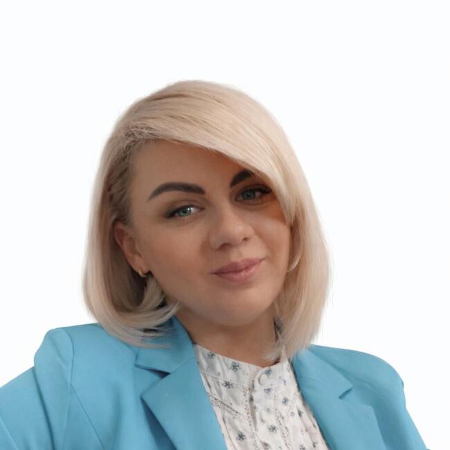 وظيفة جليسة أطفال في مدينة الكويت: Anna