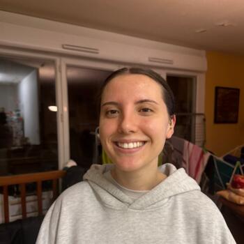 Babysitter in Vitrolles: Lilou