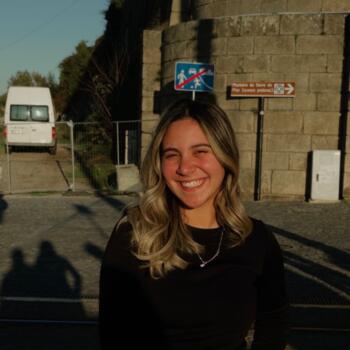 Babysitter em Vila Nova de Gaia: Iasmin