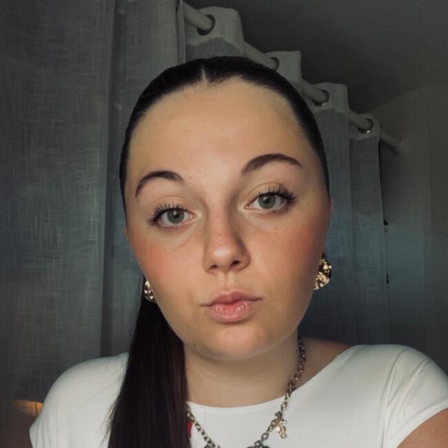 Babysitter in Arthez-de-Béarn: Jade