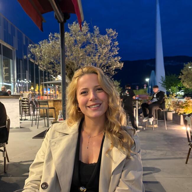 Babysitter in Chêne-Bourg: Alanis