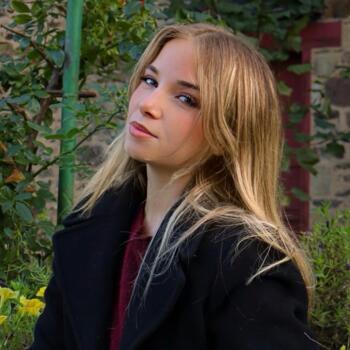 Babysitter in Arbrissel: Loumaya