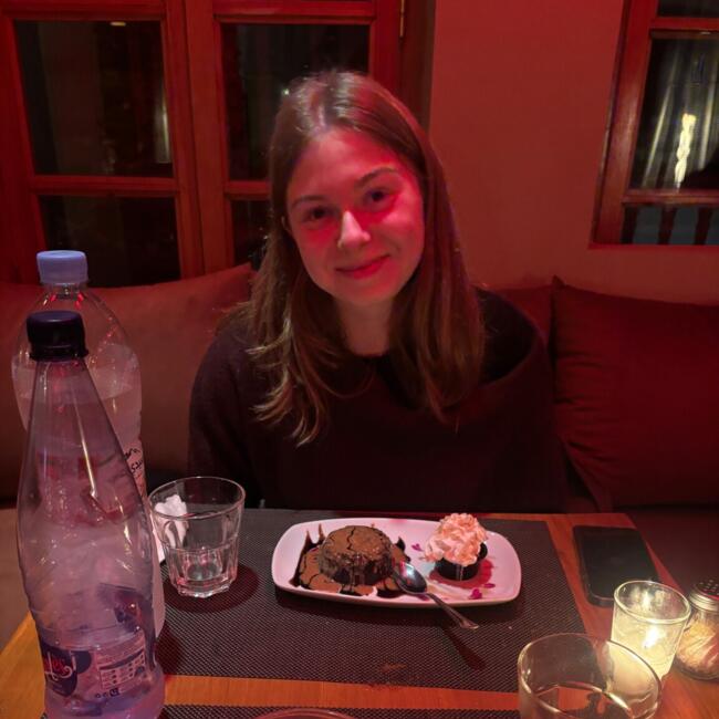 Babysitter in Aubenas: Elisa