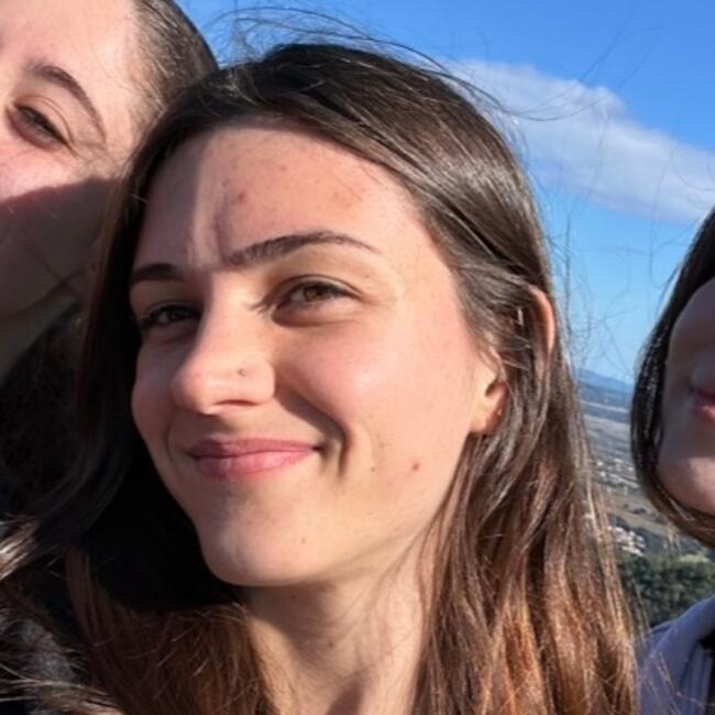 Babysitter in Girona: Julia