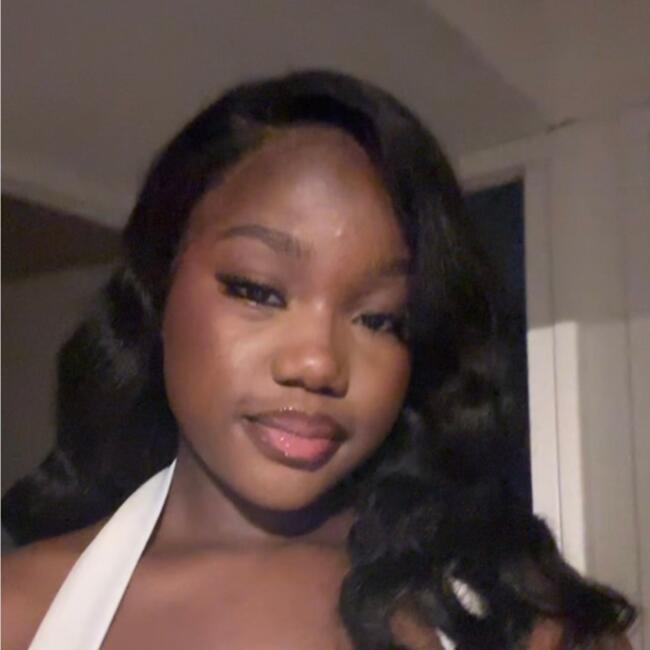 Babysitter in Rezé: Elise