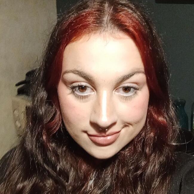 Babysitter in Brive-la-Gaillarde: Charlotte