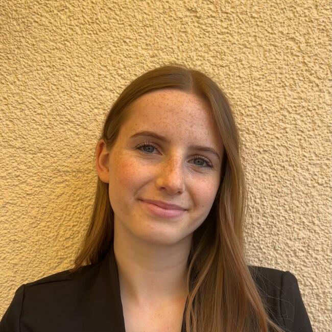 Babysitter in Kriftel: Elena