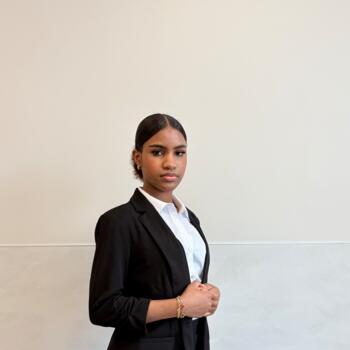 Babysitter in Central Falls: Emelin