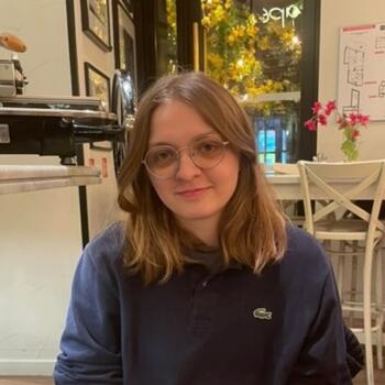 Babysitter in Paris: Lou