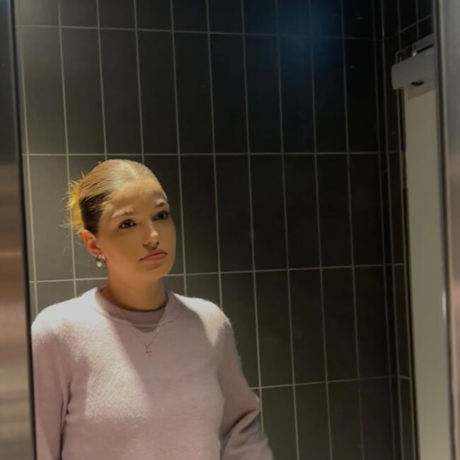 Babysitter in Gárdony: Rebeka