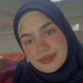 جليسة أطفال الجيزة: Aisha