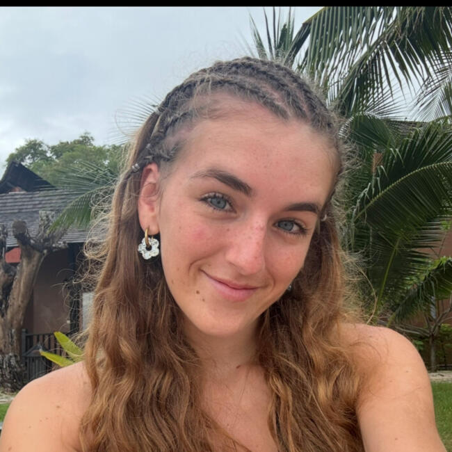 Babysitter in Toulouse: Ambre