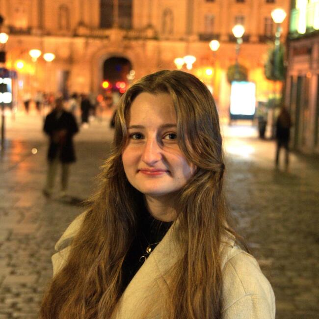 Babysitter in Montfort-sur-Meu: Lucie
