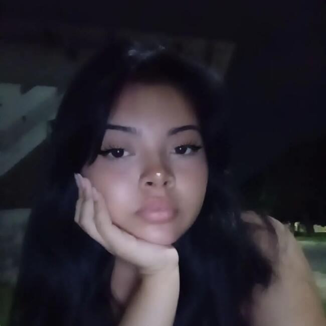 Babysitter in Manaus: Julia