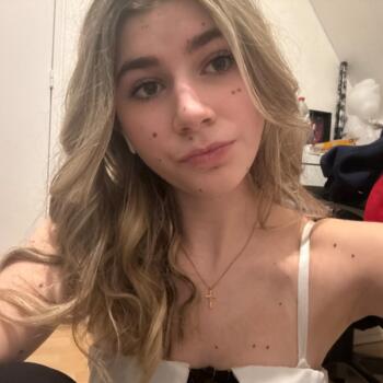 Babysitter Cagny: Ombeline